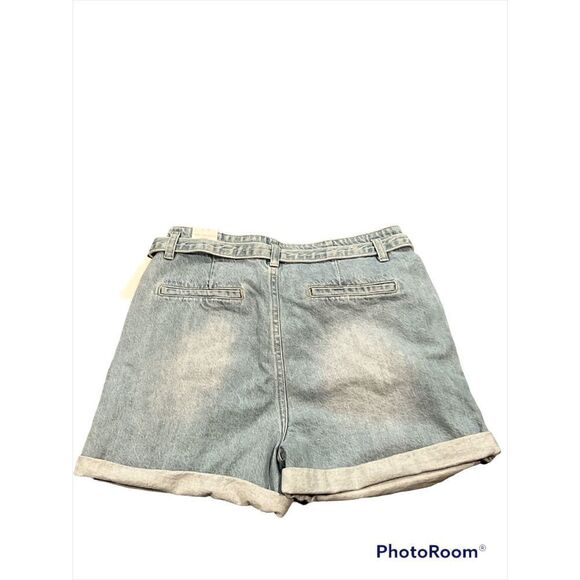 Jeans Belted Shorts by YMI - Picture 2 of 6